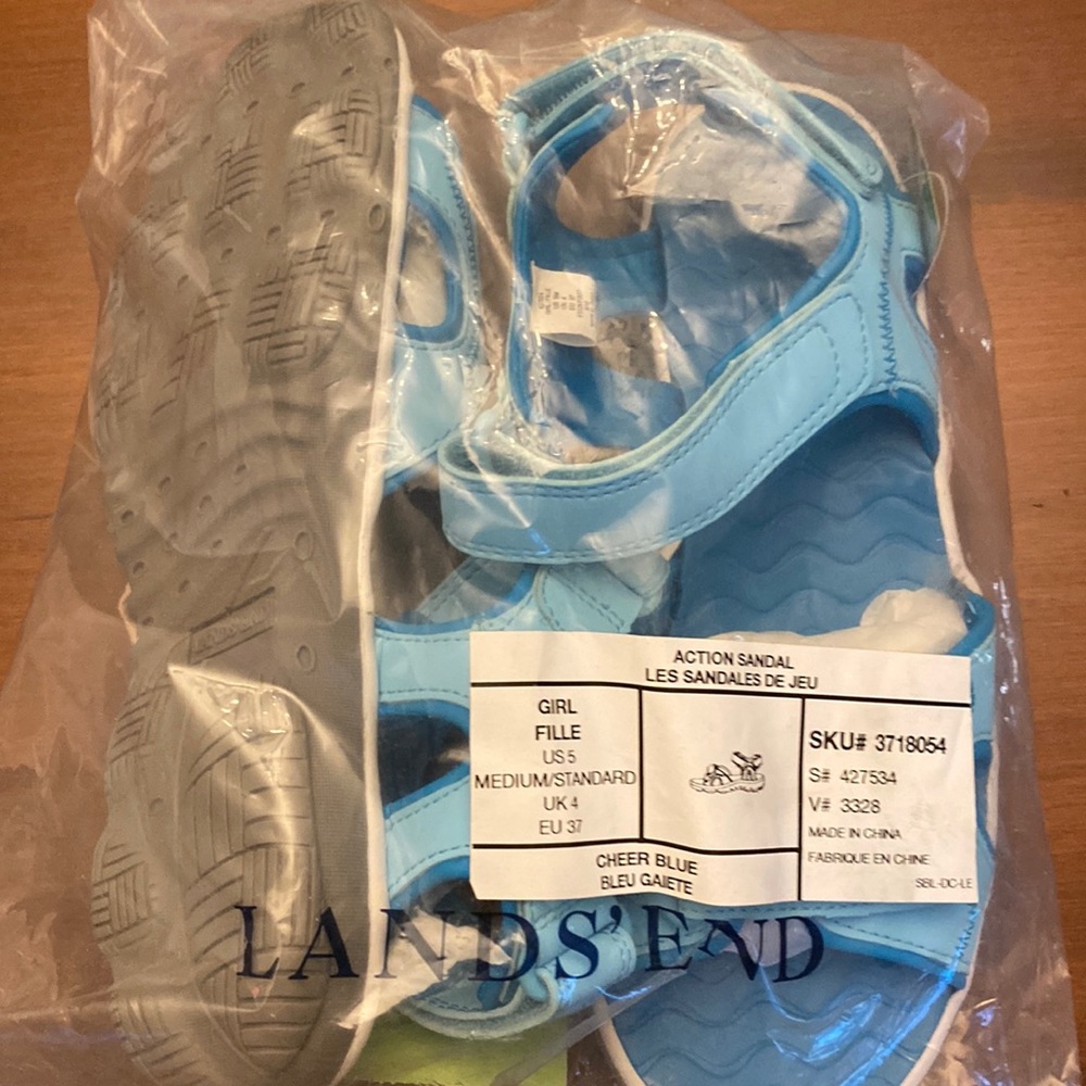 Nwt lands end girls sandals size 5